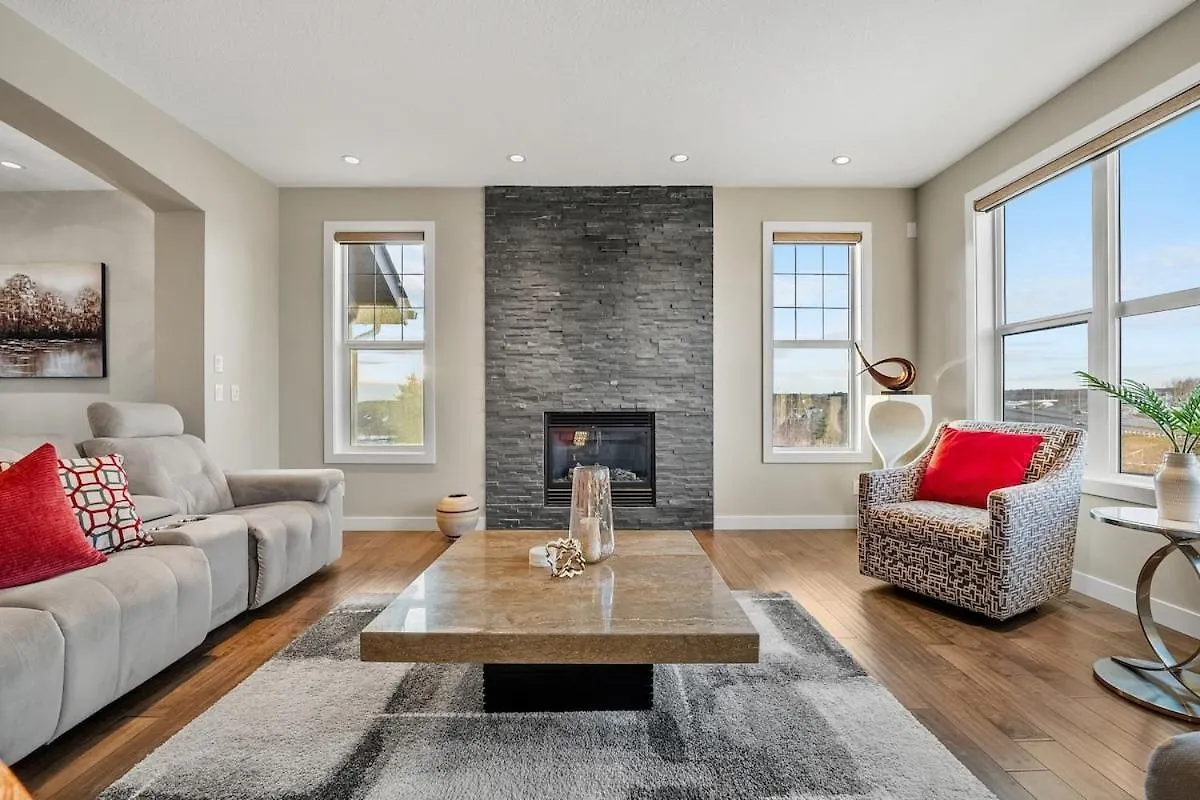 Villa Golden View Manor YYC Ferienhaus