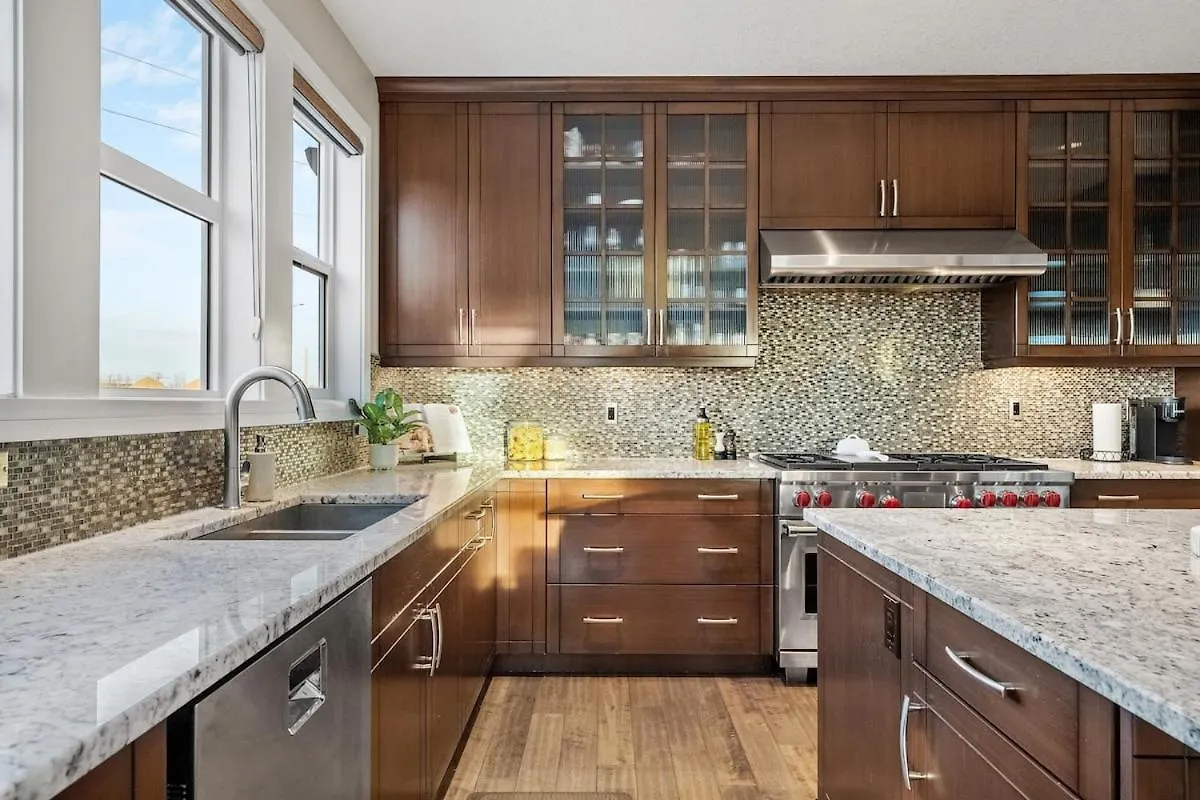 Villa Golden View Manor YYC 0*,
