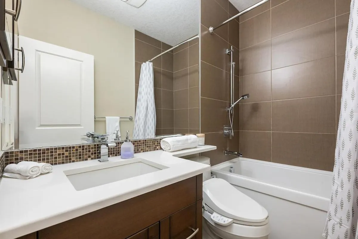 Villa Golden View Manor YYC 0*,