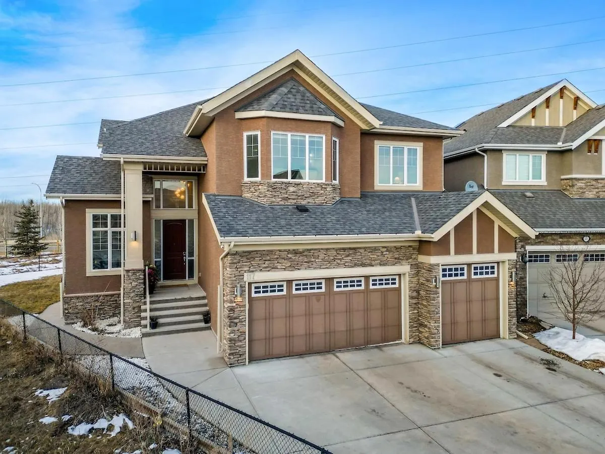 Villa Golden View Manor YYC Ferienhaus