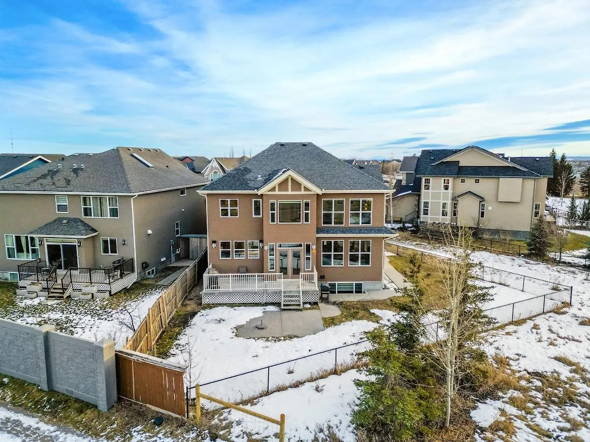 Villa Golden View Manor YYC